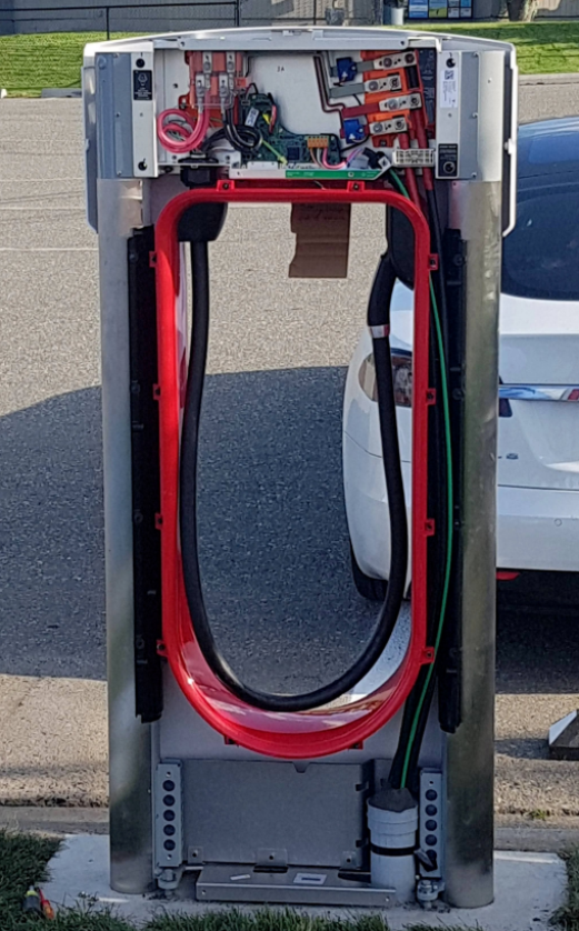 Compared with the internal structure of Tesla's supercharger and Electrify America's fast charging pile