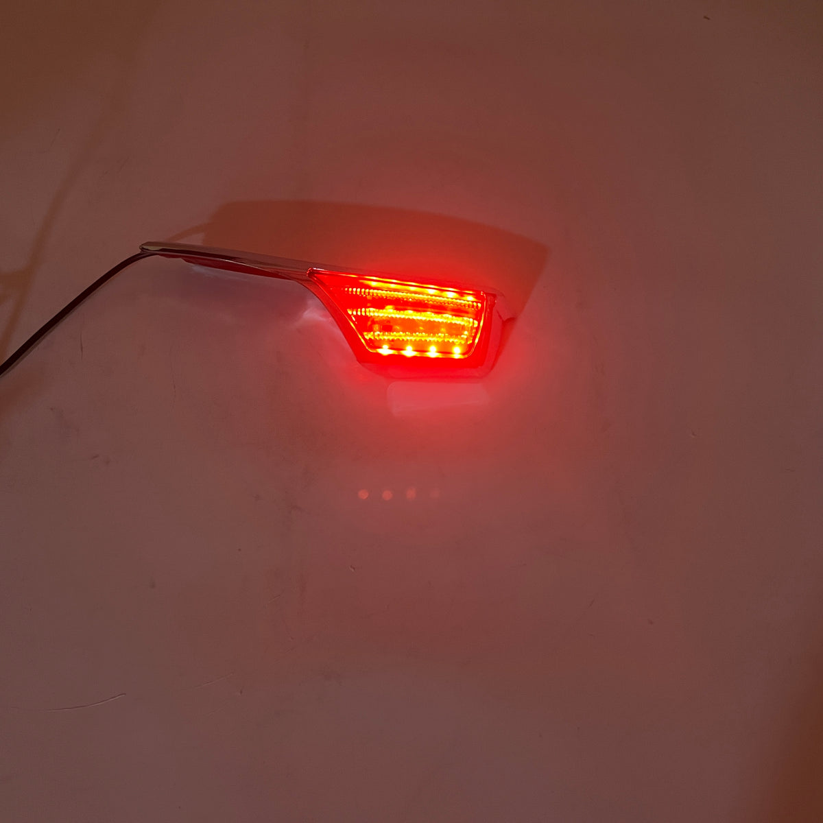 ABS LED Passenger Armrest Trims Light For Honda 2006-2017 Goldwing GL1800 Motorcycle Lighting With Running And Turning Signal Functions - Red/Smoke